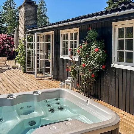 Cozy In With Jacuzzi Nyaraló
